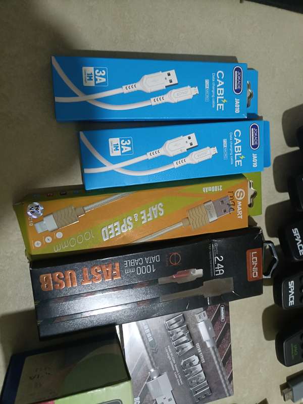 Bulk lot of electronics