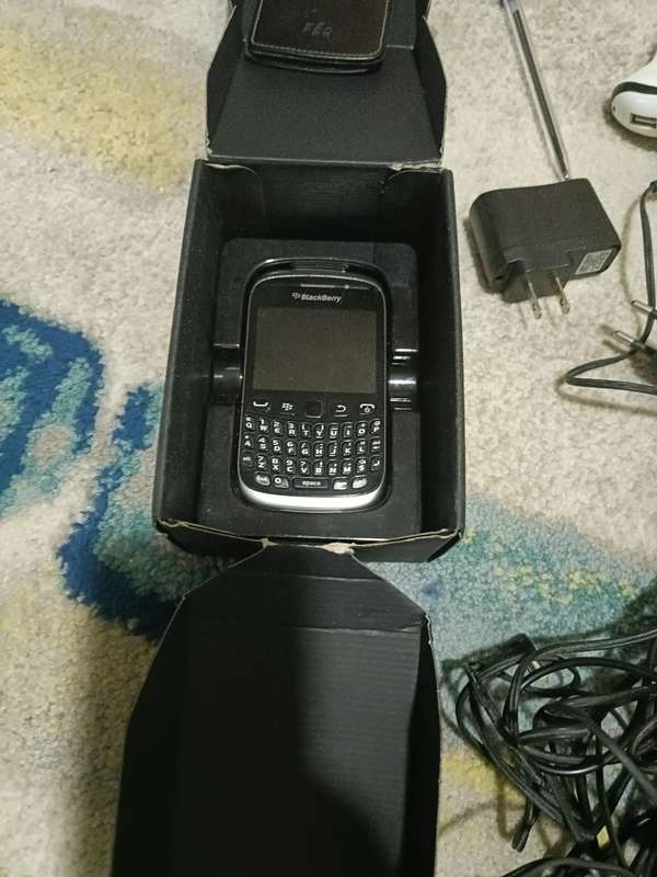 Bulk lot of Cellphone & accessories