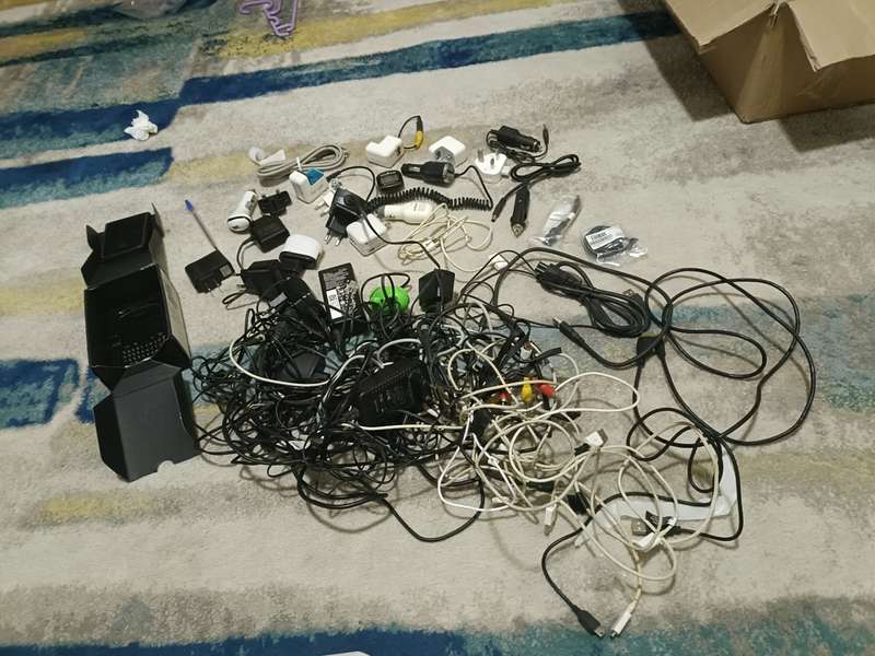 Bulk lot of Cellphone & accessories