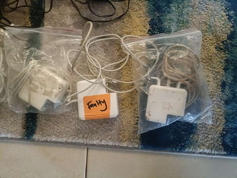 Bulk lot of Apple & other accessories