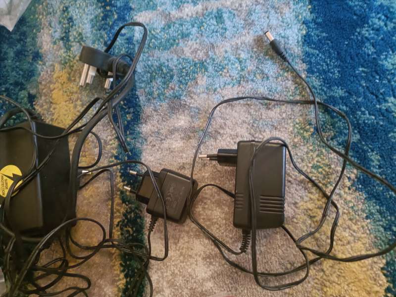Bulk lot of Apple & other accessories