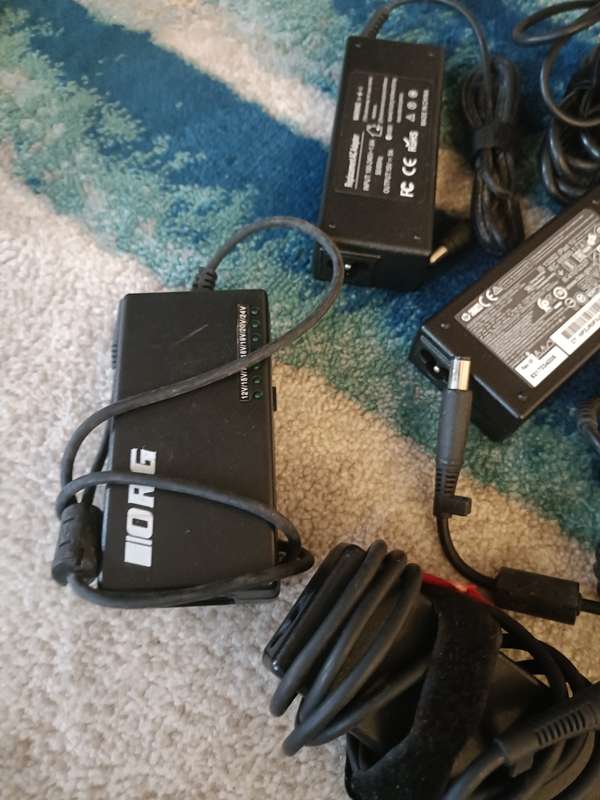 Bulk lot of HP Chargers