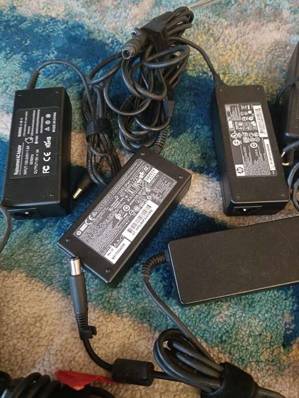 Bulk lot of HP Chargers