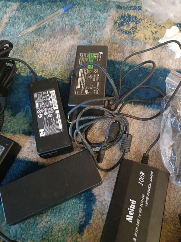 Bulk lot of HP Chargers