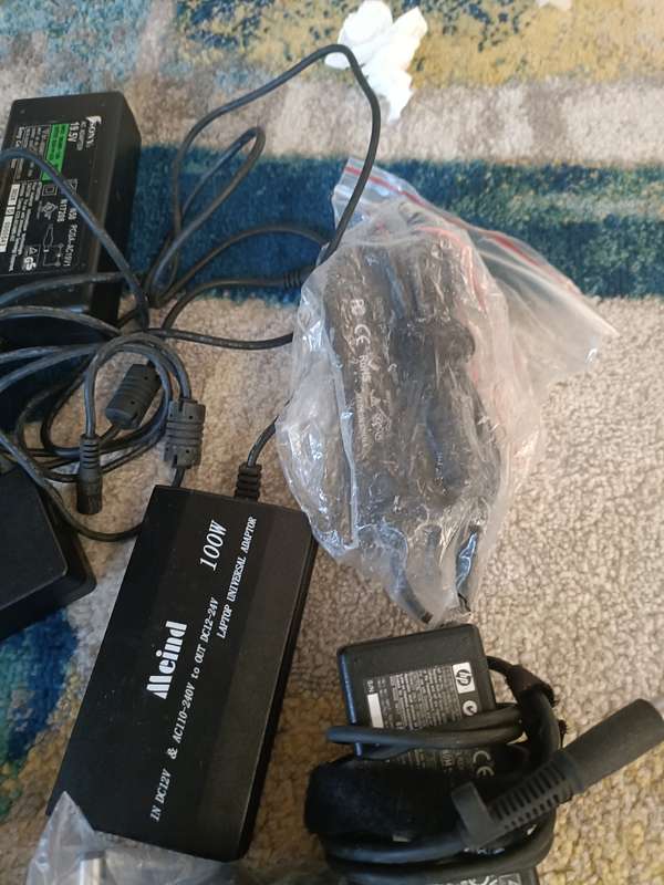 Bulk lot of HP Chargers