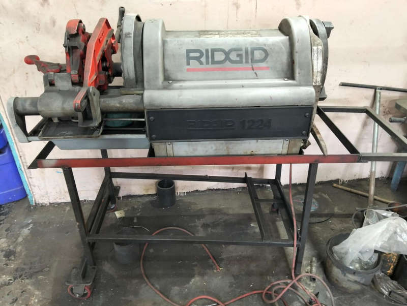 Ridgid 1224 pipe threading machine