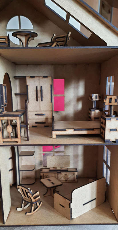 Doll house !!!!!! All furniture included !!!!!!!!!
