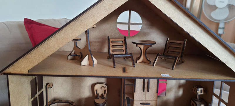 Doll house !!!!!! All furniture included !!!!!!!!!