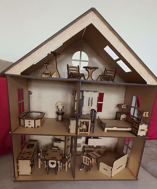 Doll house !!!!!! All furniture included !!!!!!!!!