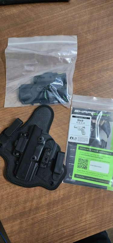 Alien Gear ShapeShift 4.0 IWB Holster for Glock 17 *** Left Hand ***