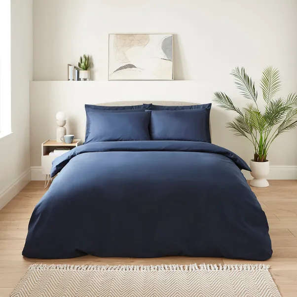 6pc Queen Duvet Cover Set Navy Blue, incl 2 std and 2 Conti pillowcases, Flat sheet, and Duvet Cover