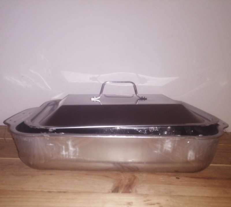 Multi-purpose Dish, Oven Pan with Lid, Braai Roasting Pan with lid, 42x24x7.5 cm