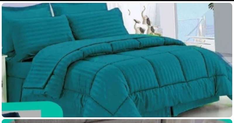 5Pc Queen to King Teal Comforter Set, Includes 2std pillow cases, 2conti pillow cases, 1 comforter