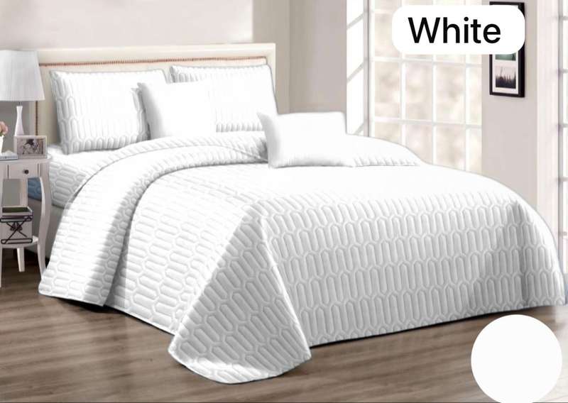 5Pc White Queen Set, 1 Bedspread, 2 Standard + 2 Continental pillow cases