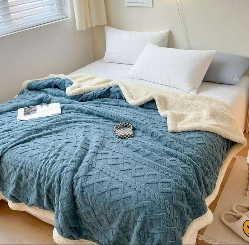 Queen Geometric Sherpa blanket, Size 200x230cm, 4 colours to choose from, also in Double size