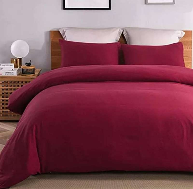 6pc Queen Duvet Cover Set Maroon, incl 2 std and 2 Conti pillowcases, Flat sheet, and Duvet Cover