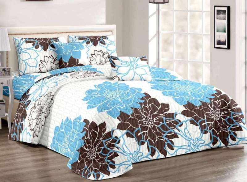5Pc Super King Quilt Set, 1 Bedspread, 2 Quilted Standard + 2 Quilted Conti pillow cases