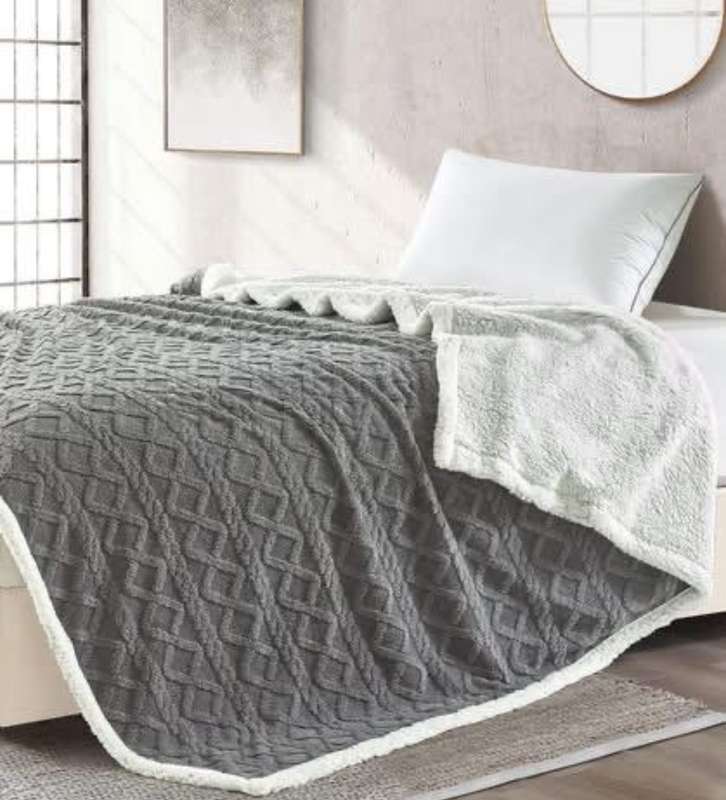 Queen Geometric Sherpa blanket, Size 200x230cm, 4 colours to choose from, also in Double size