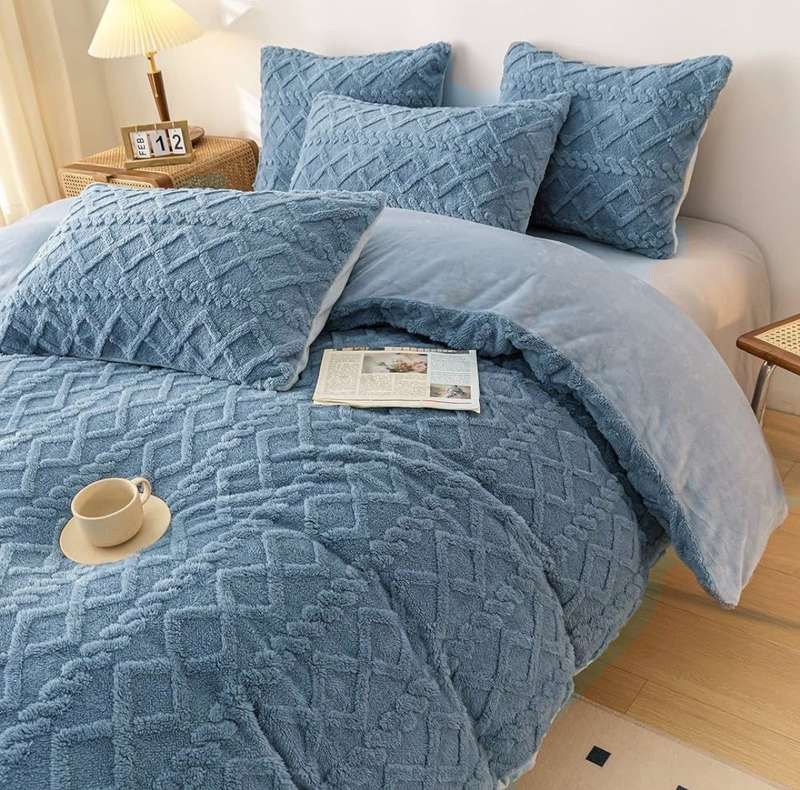 5Pc Geometric Comforter Set, with 2 Std+ 2 Conti Pillowcases, White Sherpa Wool Underneath