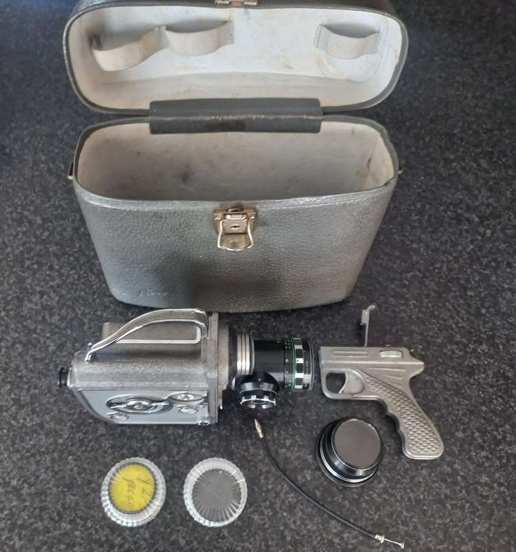 VINTAGE NIZO HELIOMATIC 8 FOCOVARIO FILM CAMERA -GERMANY 1951