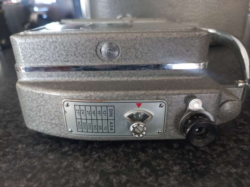VINTAGE NIZO HELIOMATIC 8 FOCOVARIO FILM CAMERA -GERMANY 1951