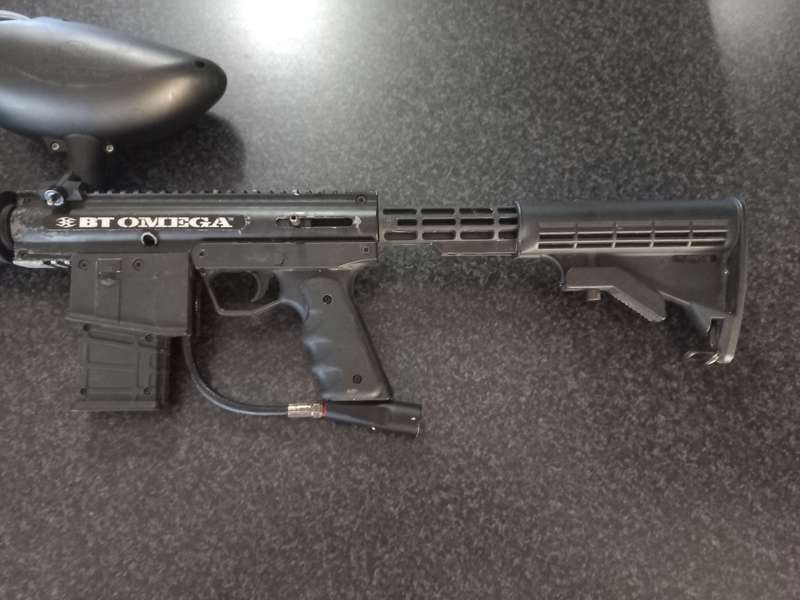 BT OMKEGA PAINT BALL GUN - GOOD CONDITION