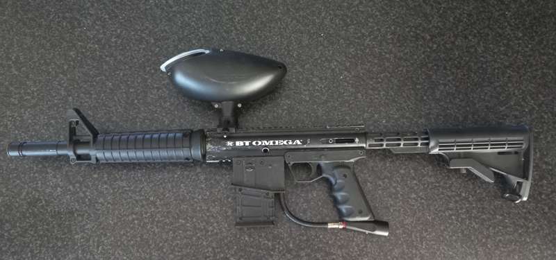 BT OMKEGA PAINT BALL GUN - GOOD CONDITION