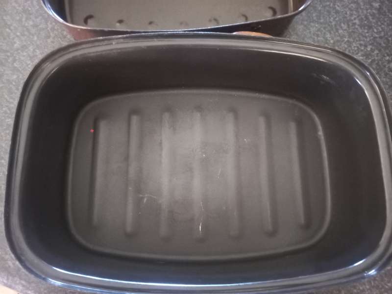 vintaqge enamel caseroll pot