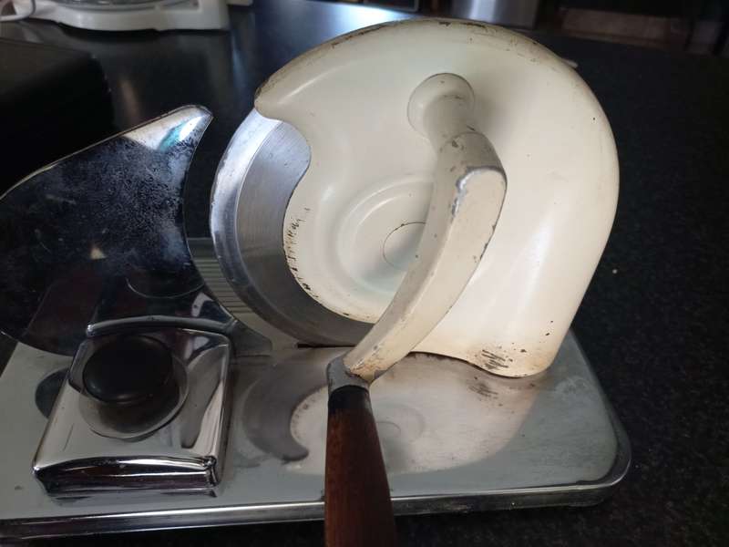 VINTAGE BERDA STAINLESS STEEL BREAD AND MEAT SLICER