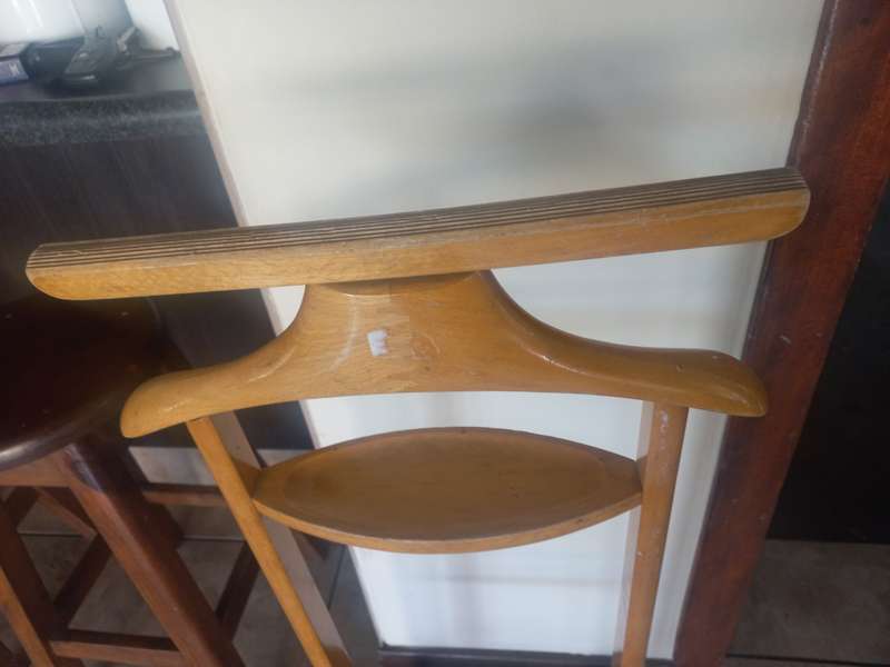 kiddies coat stand on wheels