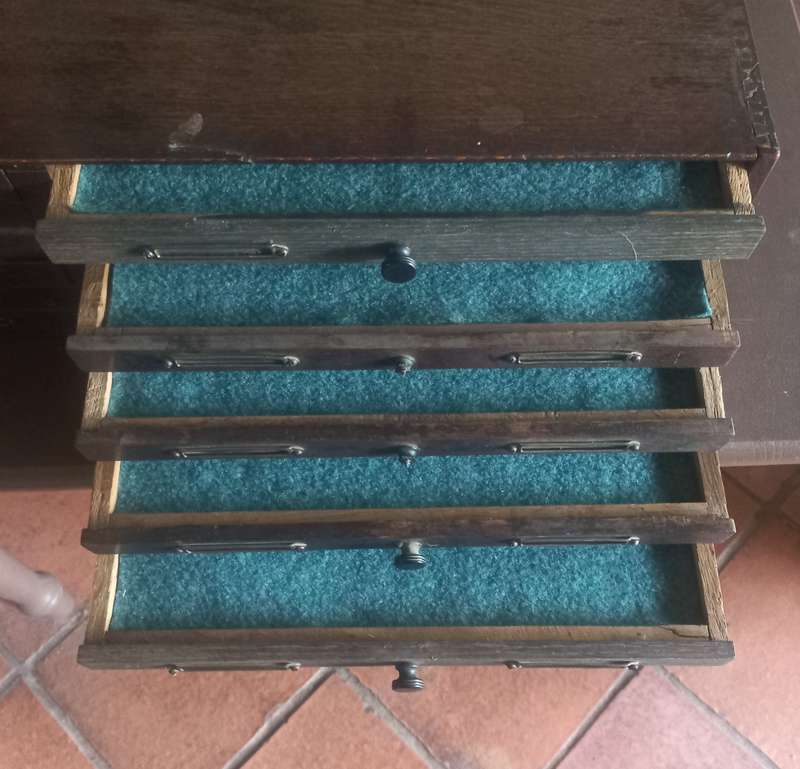 V\INTAGE COIN CABINET WITH 12X DRAWERS