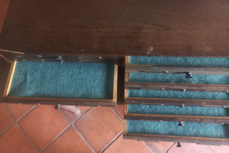 V\INTAGE COIN CABINET WITH 12X DRAWERS