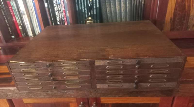 V\INTAGE COIN CABINET WITH 12X DRAWERS