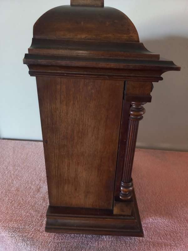 VINTAGE BLACK FORTEST ART NOUVEAU HAND CARVED WOOD KEY WOUND PENDULUM CLOCK - MADE GERMANY