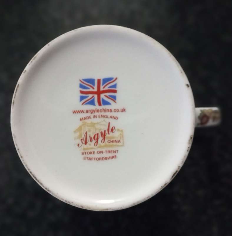 JOPB LOT ENGLISH PORCELAIN AND BOX SILVER  PLATED SPOONS