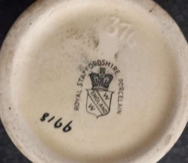 JOPB LOT ENGLISH PORCELAIN AND BOX SILVER  PLATED SPOONS