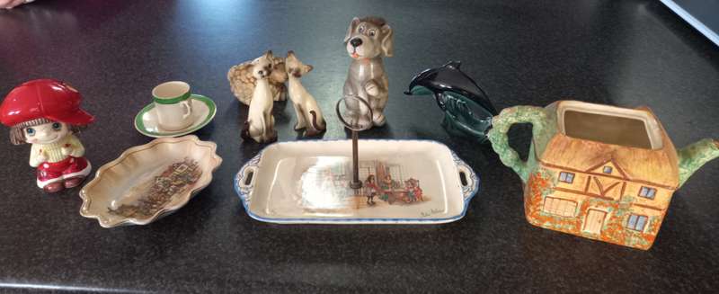 JOBM LOT ENGLISH PORCELIN AND OTHER ITEMS