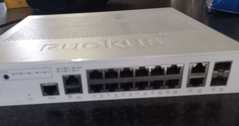 RUCKUS ICX7150-C12P-2X1G