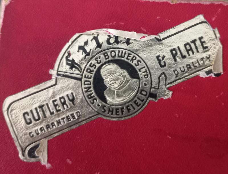 SET OF KNIVES - MADE SHEFFIELD ENGLAND