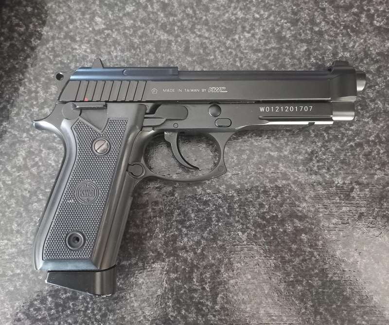 A KWL GAS PISTOL - MADE IN TAIWAN
