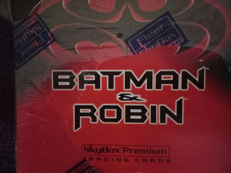 BATMAN AND ROBIN TRADING CARDS - 1987