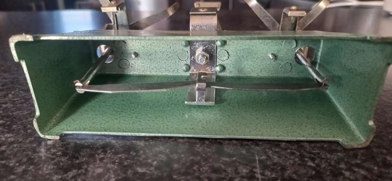 VINTAGE SCALE AND OLD BOX
