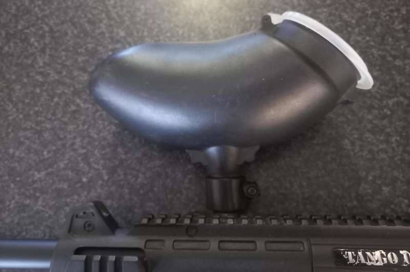 TASNGO ONE PAINTBALL GUN IN GOOD CODITION