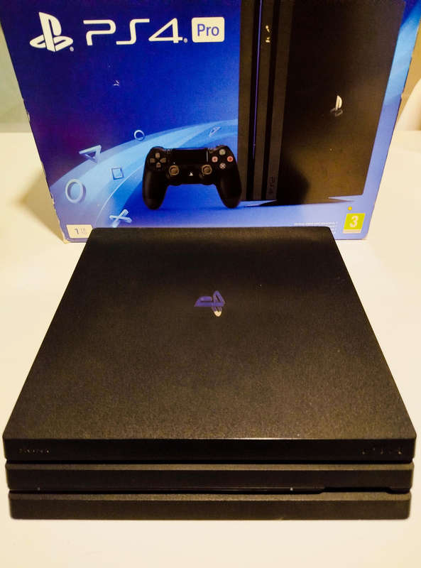 Playstation PS4 PRO Ultimate Bundle