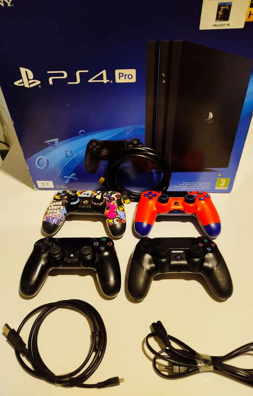 Playstation PS4 PRO Ultimate Bundle
