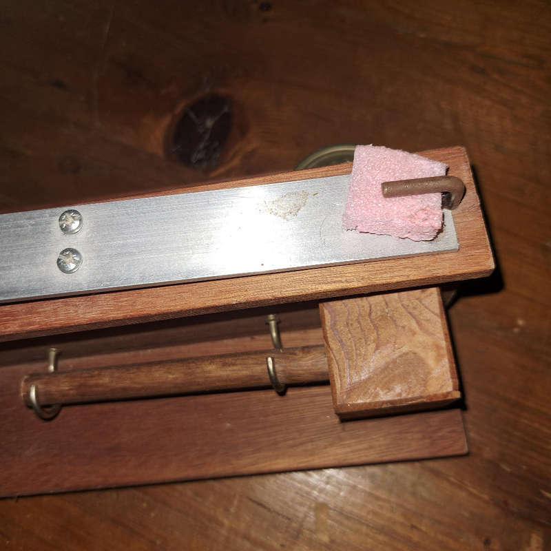 Snuff machine