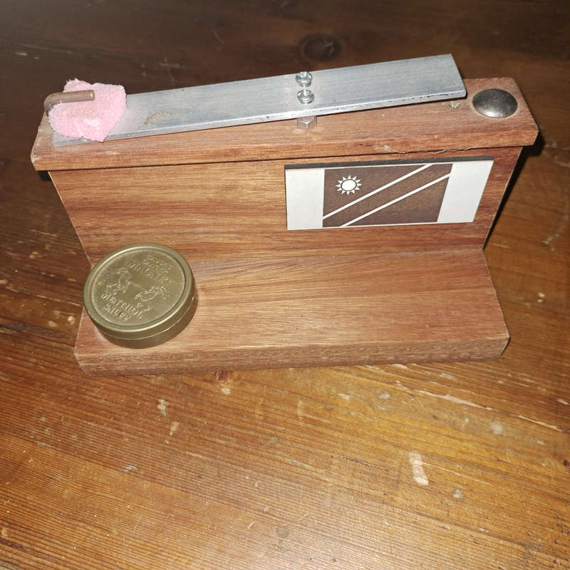 Snuff machine
