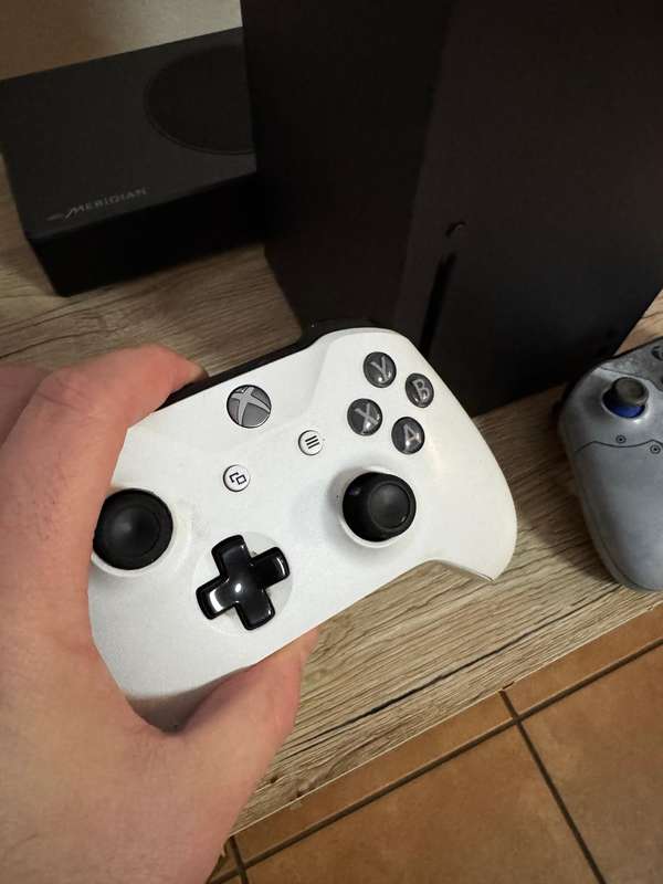 Microsoft Xbox Series X | 1TB | 2x Controllers | R30 Delivery