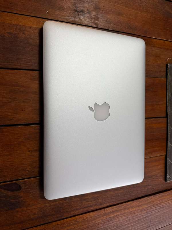 Apple MacBook Pro 13-inch Retina | 256GB + 8GB RAM
