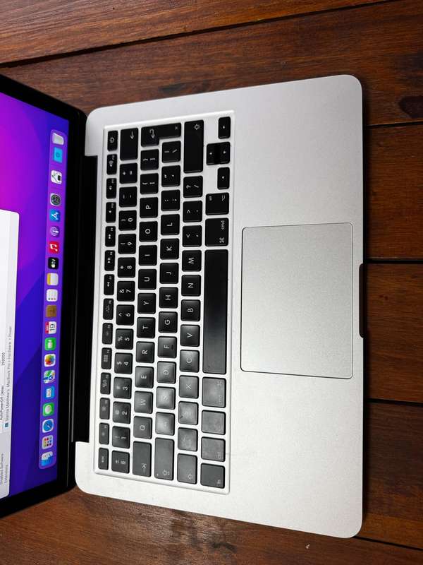 Apple MacBook Pro 13-inch Retina | 256GB + 8GB RAM